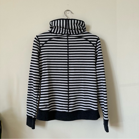 Lululemon In A Cinch Long Sleeve Top Heathered Black and White/ Gray Size 6 - Picture 3 of 8